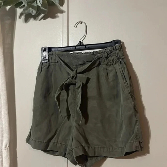 H&M High Waist Paper Bag Shorts Olive Green - Picture 1 of 13